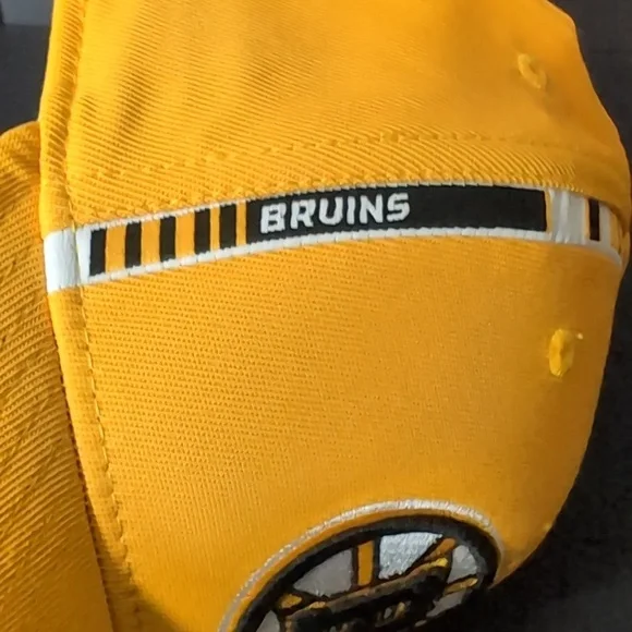 Reebok Fitmax 70,NHL Boston Bruins Men's Yellow Fitted Hat,S/M. - Picture 4 of 9